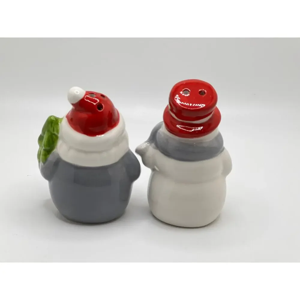 Santa & Snowman Salt & Pepper Shaker set, New in box!